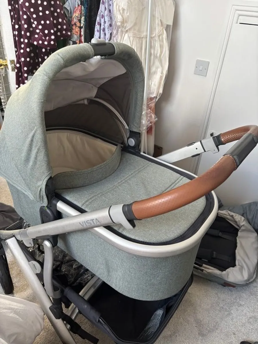 Uppababy Vista2 Buggy Travel System - Image 1