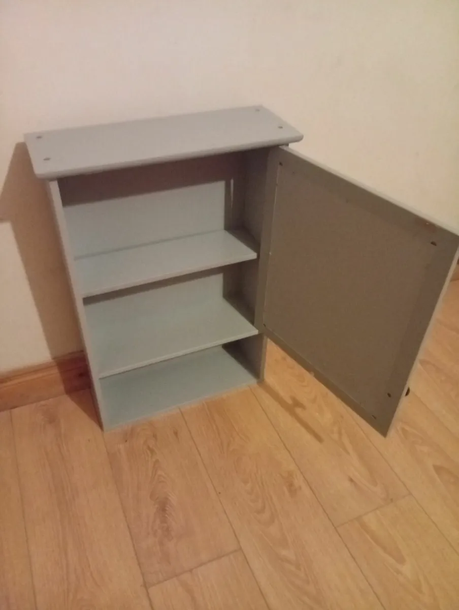 Modern Quality Bathroom cabinet 3months old - Image 2