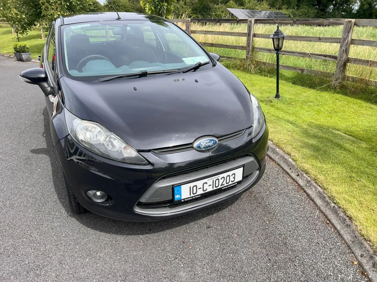 Ford Fiesta 2010 - Image 2
