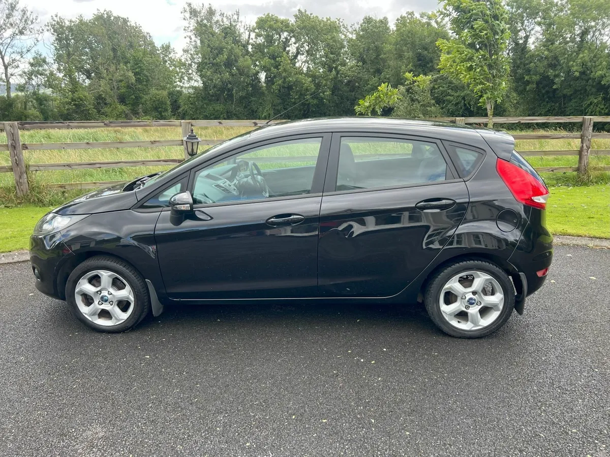 Ford Fiesta 2010 - Image 4
