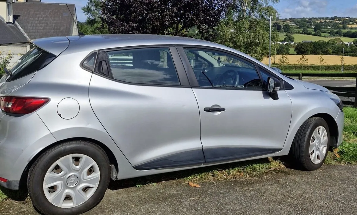 Renault Clio 2015 - Image 1