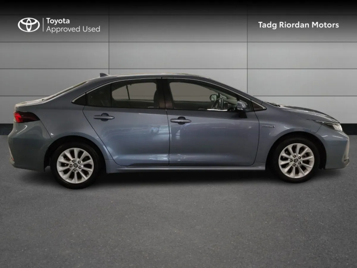 Toyota Corolla HYBRID LUNA SAL - Image 3