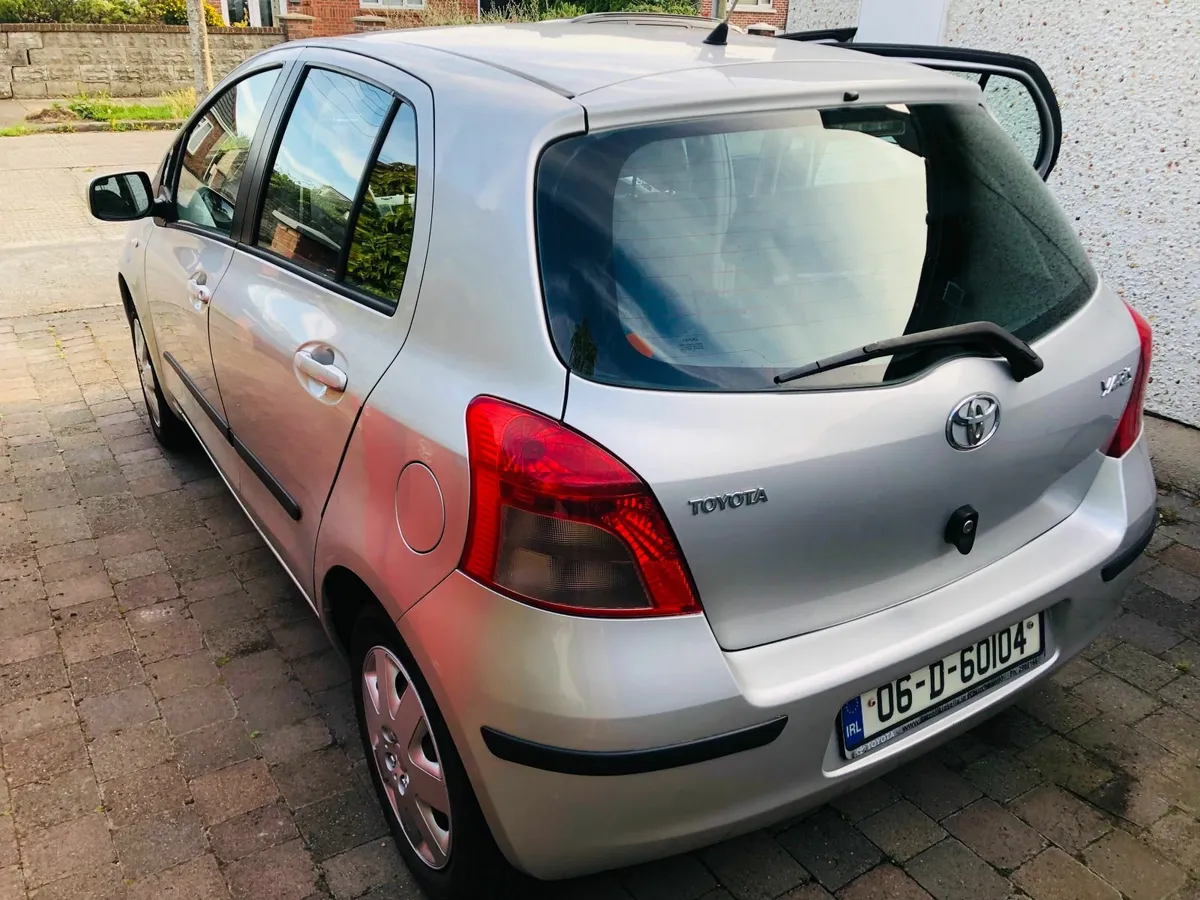 Toyota Yaris 2006 - Image 2