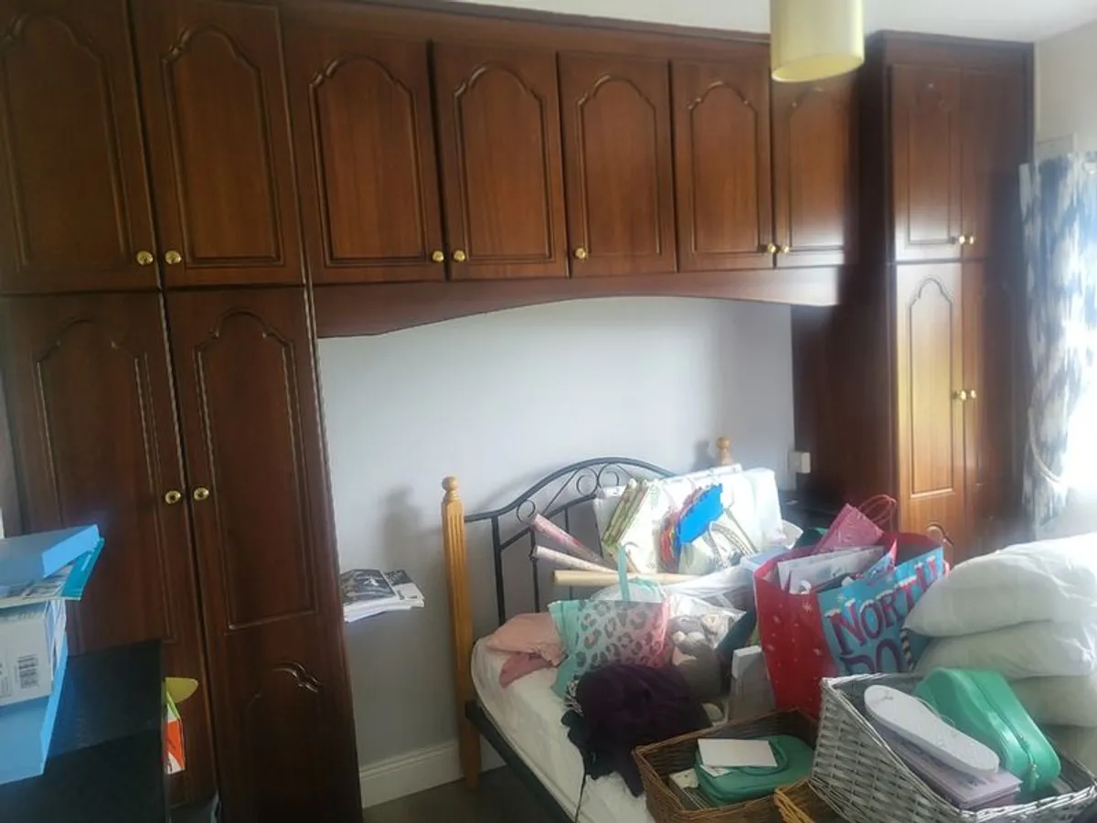 Built in wardrobe - Image 3