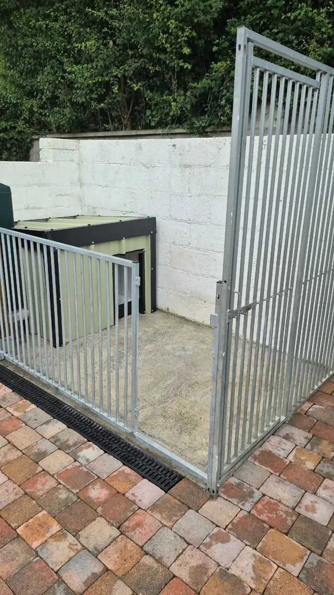 Insuated Dog box and side panels - Image 2