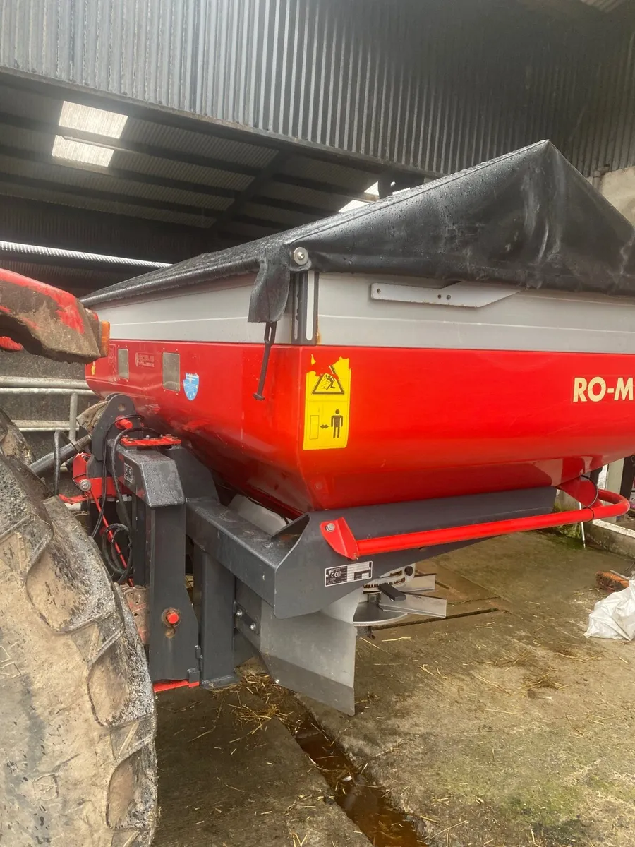 1.5 tonne Vicon Fertilizer spreader - Image 4