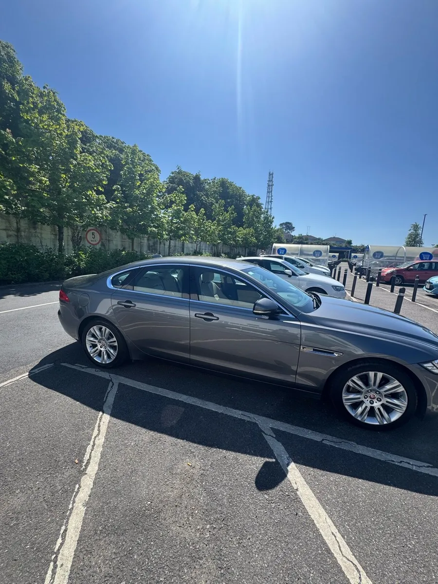 Jaguar XF 2.0D Prestige - Image 3