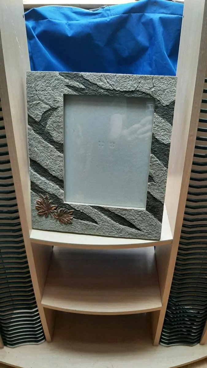 Picture frames - Image 1