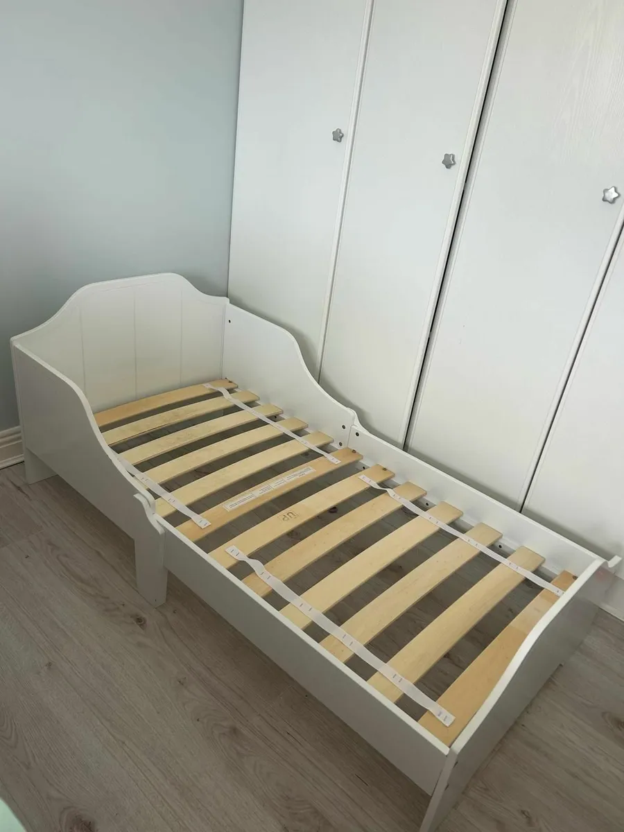 Toddler bed - Image 1