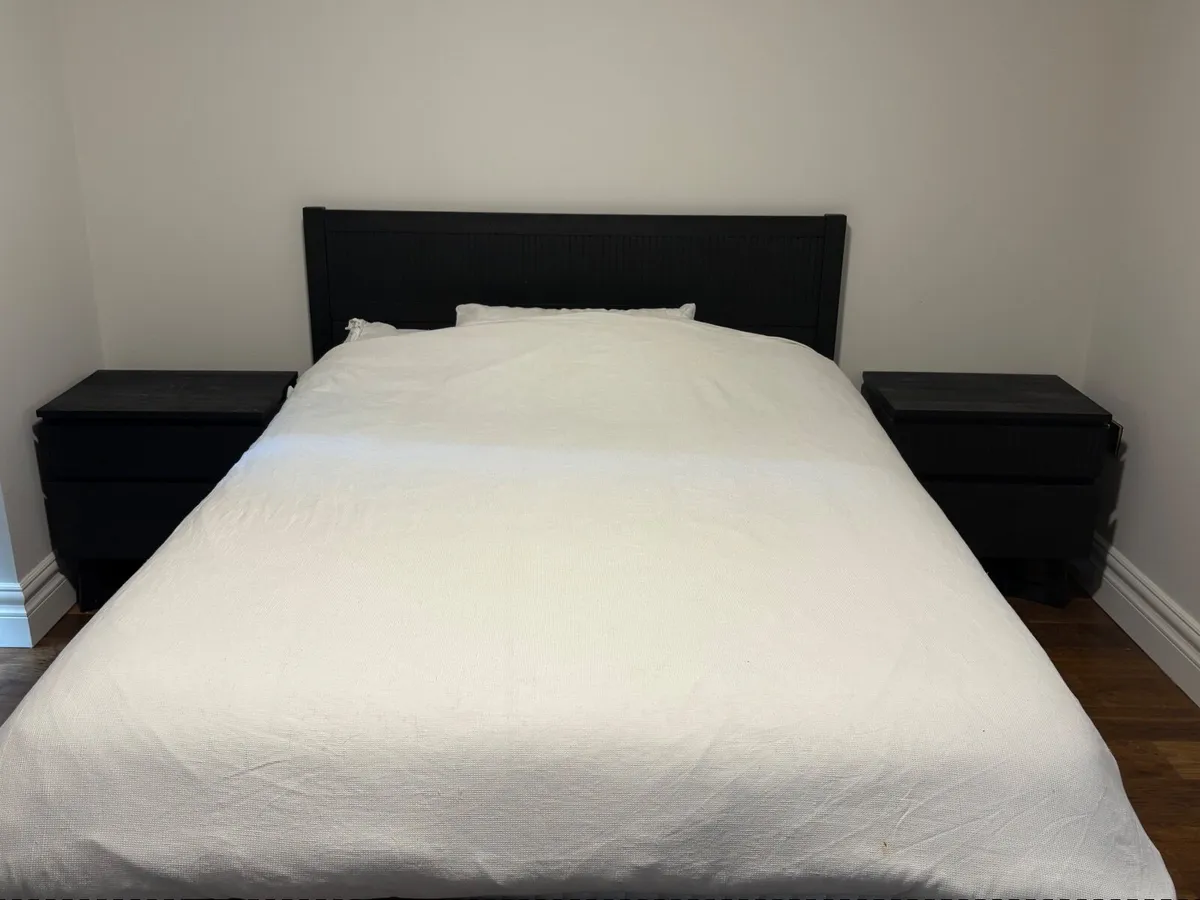 Black Bedroom Suite - Bed, Lockers (x2), Drawers - Image 1
