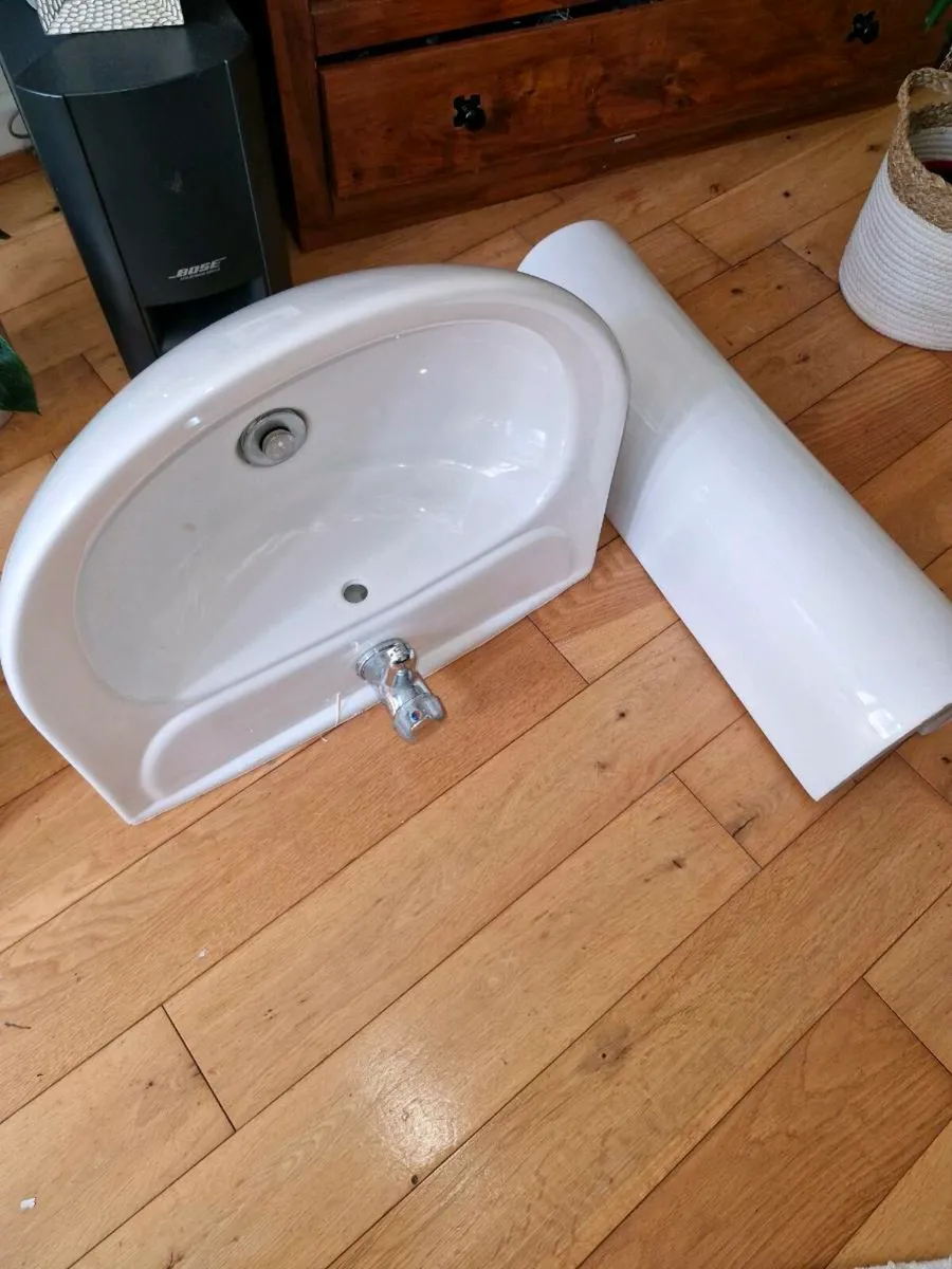 Sink with tap - Image 2