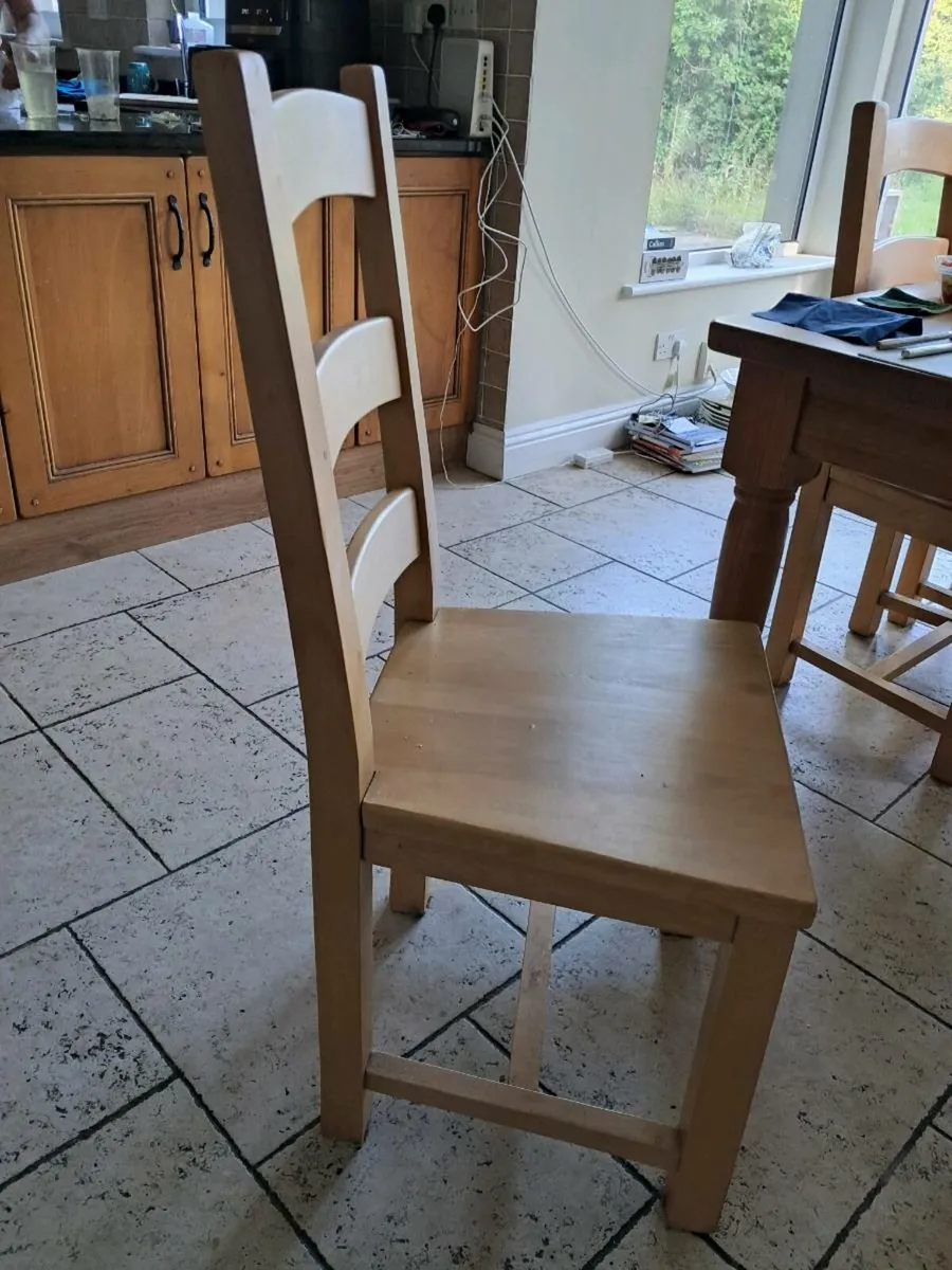 Handcraft Pine Table / 6x Handcrafted pinenchairs - Image 3