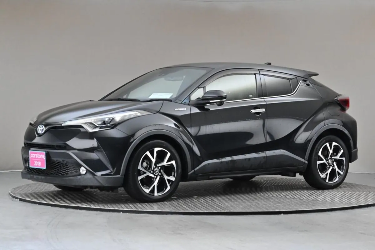 Toyota C-HR 1.8 Hybrid  half Leather reverse Cam - Image 4