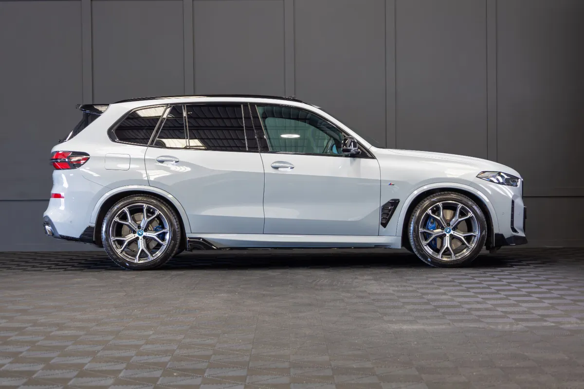 2024 BMW X5 X-Drive 50e M-Sport - Image 2