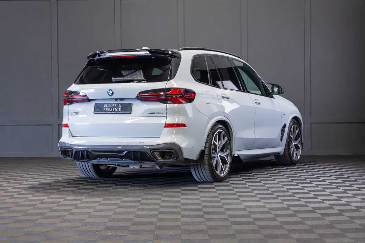 2024 BMW X5 X-Drive 50e M-Sport - Image 3