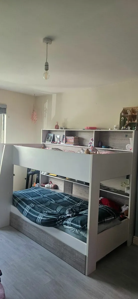 Bunk beds - Image 1