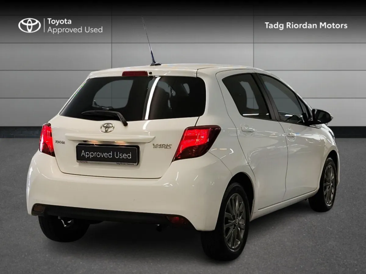 Toyota Yaris 1.33 VVT-I ICON 5DR - Image 2