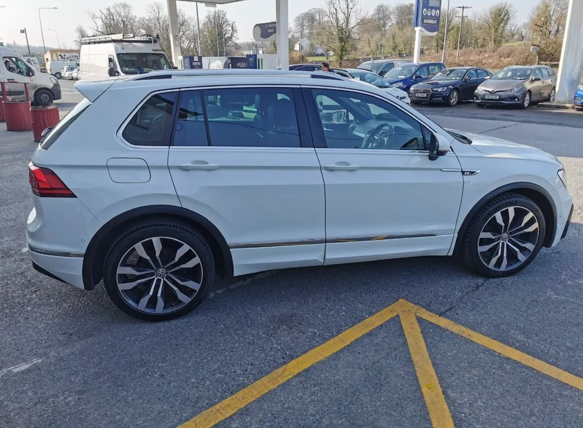 Volkswagen Tiguan R Line - Image 2