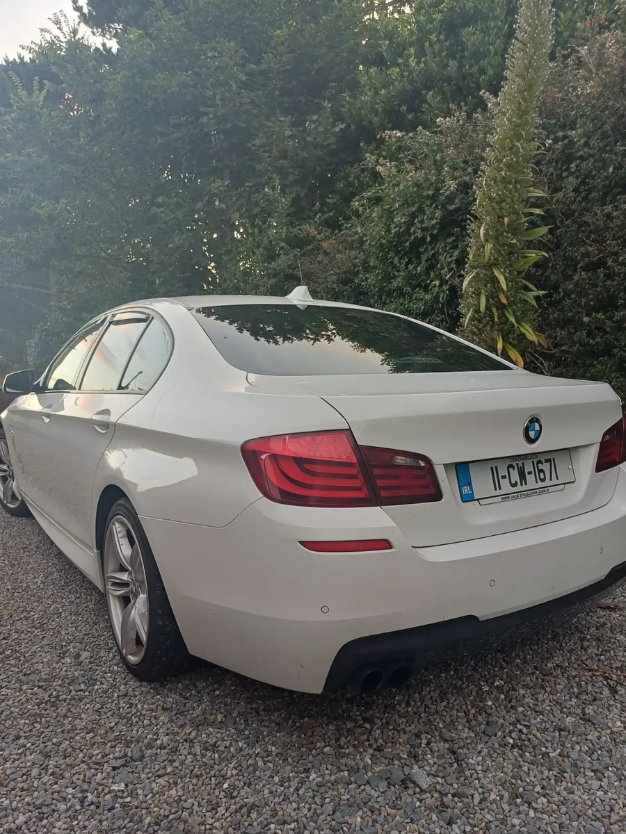 BMW 5-Series 2011 - Image 3