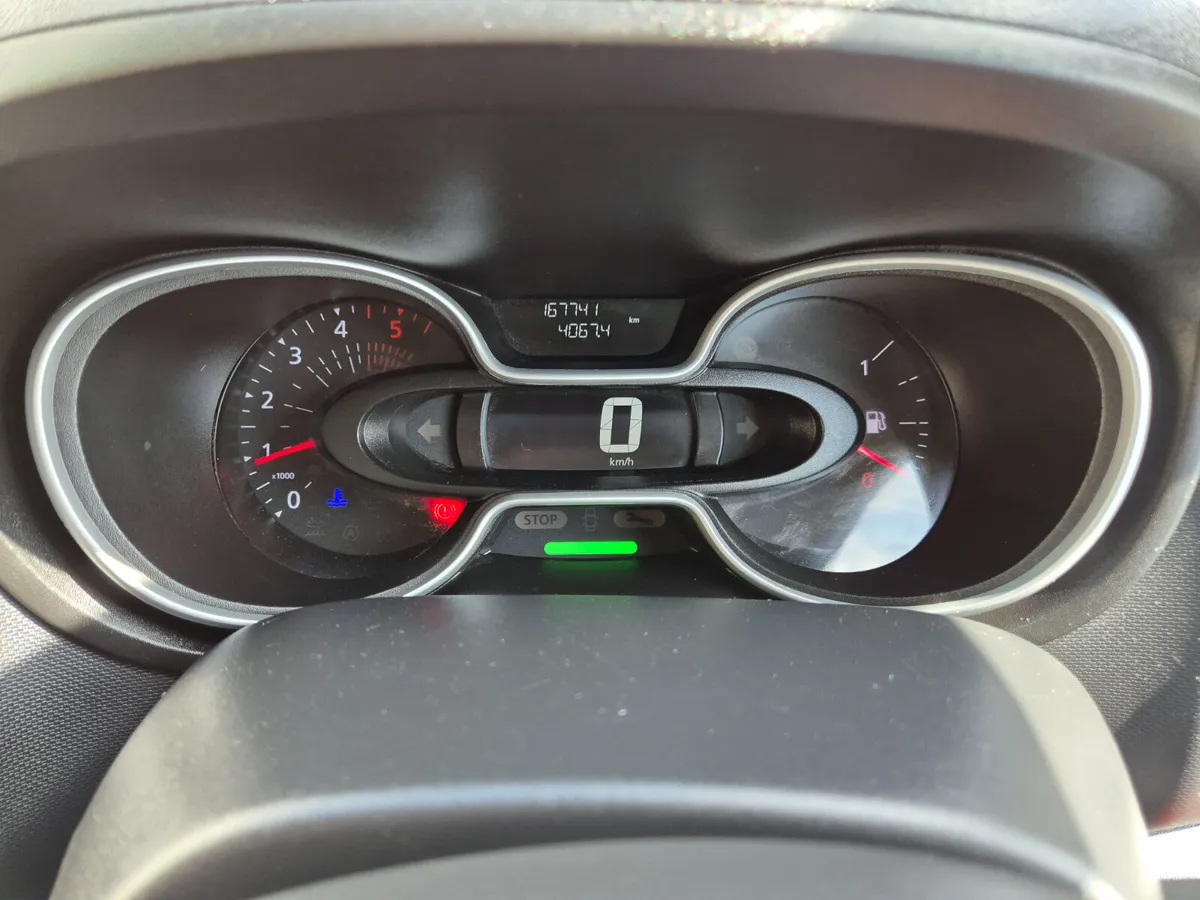 2020 Renault Trafic Sport - Image 3