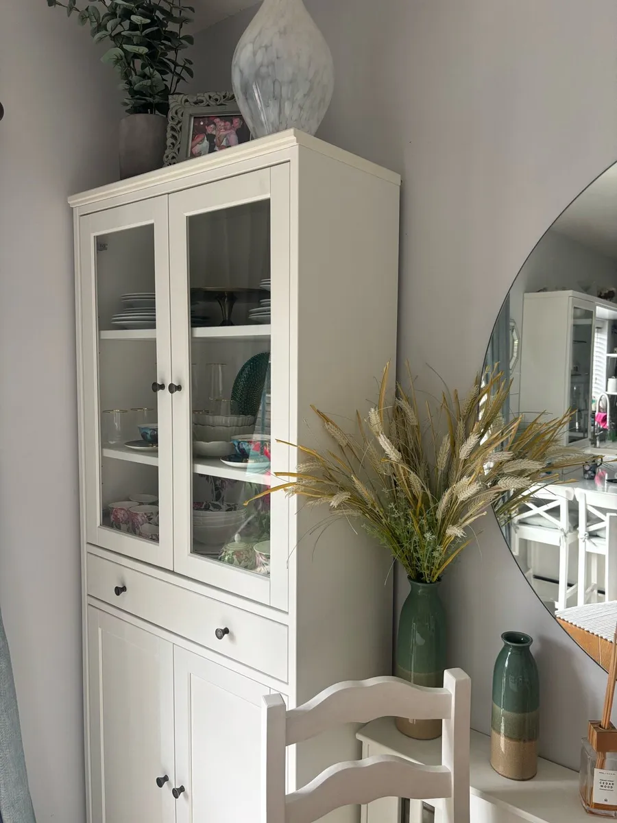 White IKEA display cabinet - Image 4