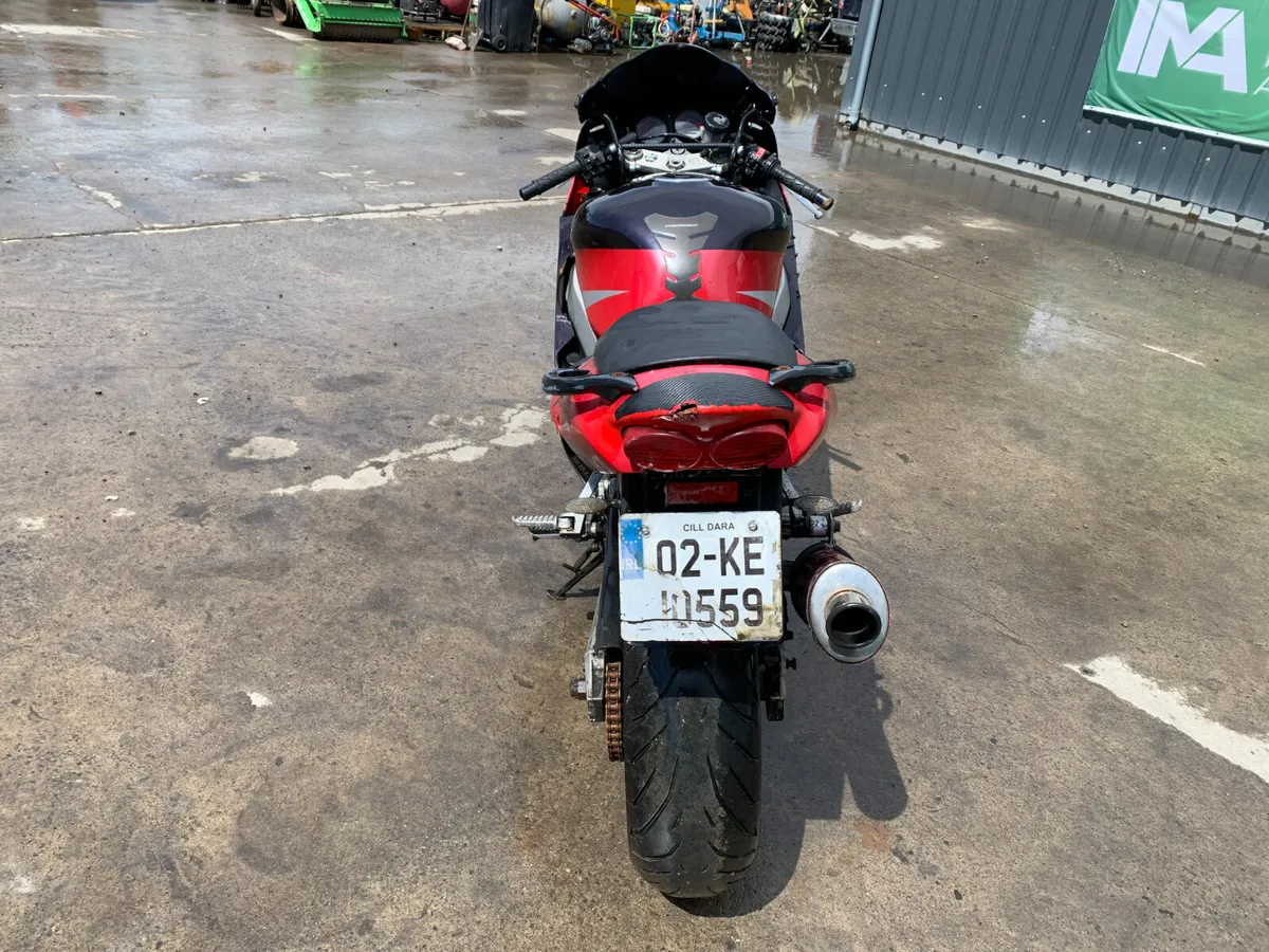 UNRESERVED 2002 KAWASAKI NINJA MOTORBIKE FOR AUCT - Image 4