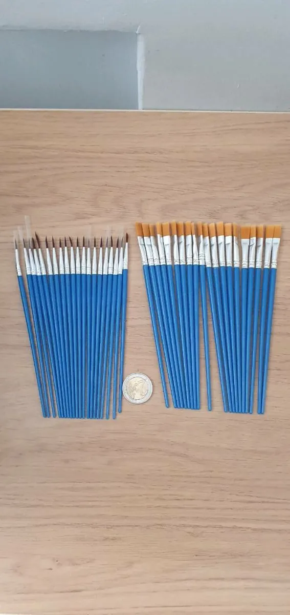 40 Acrylic, Watercolour Brushes - Image 1