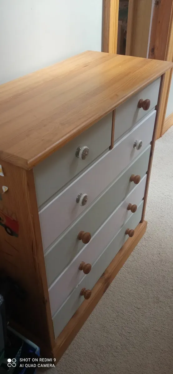 Chest of drawers - Image 1