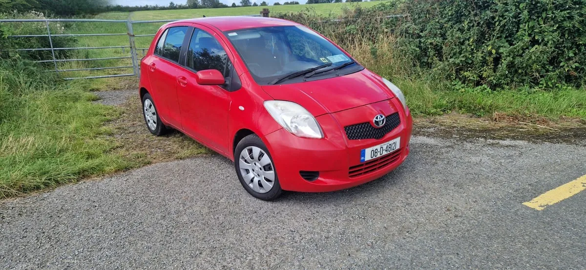 08 Toyota Yaris - Image 1