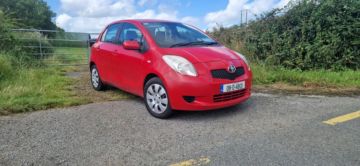 08 Toyota Yaris - Image 2