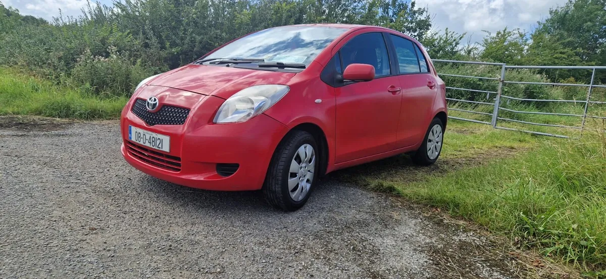 08 Toyota Yaris - Image 3