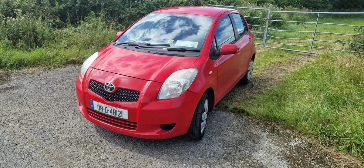 08 Toyota Yaris - Image 4
