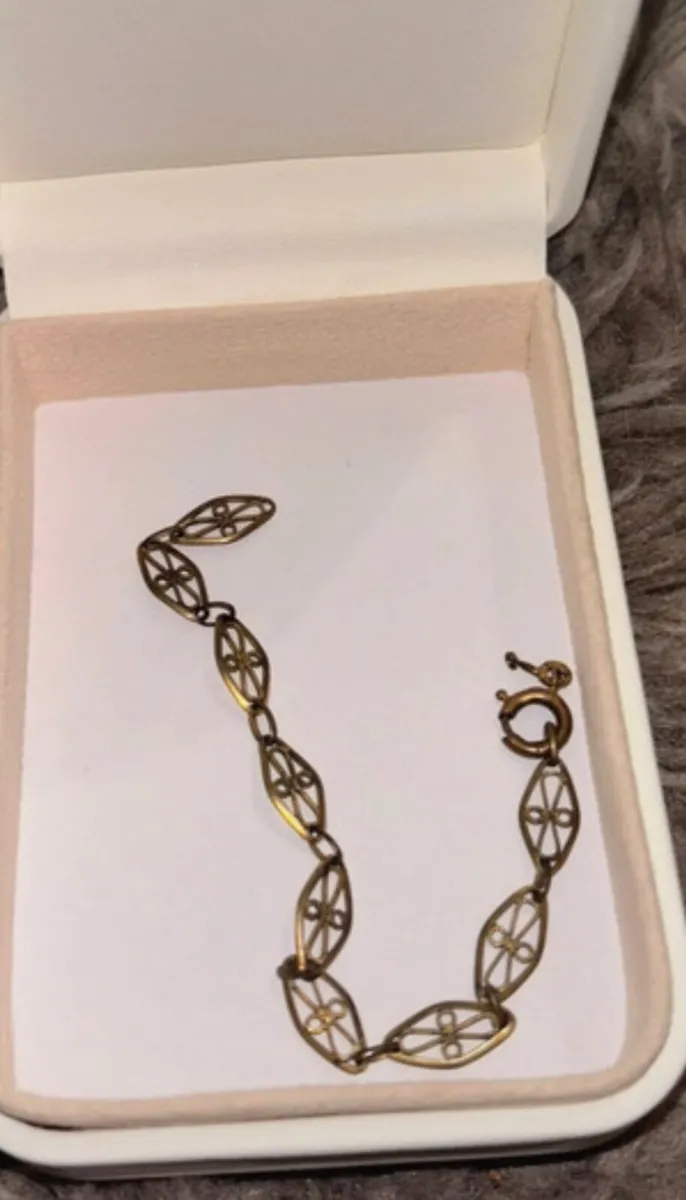 9ct gold bracelet Broken link