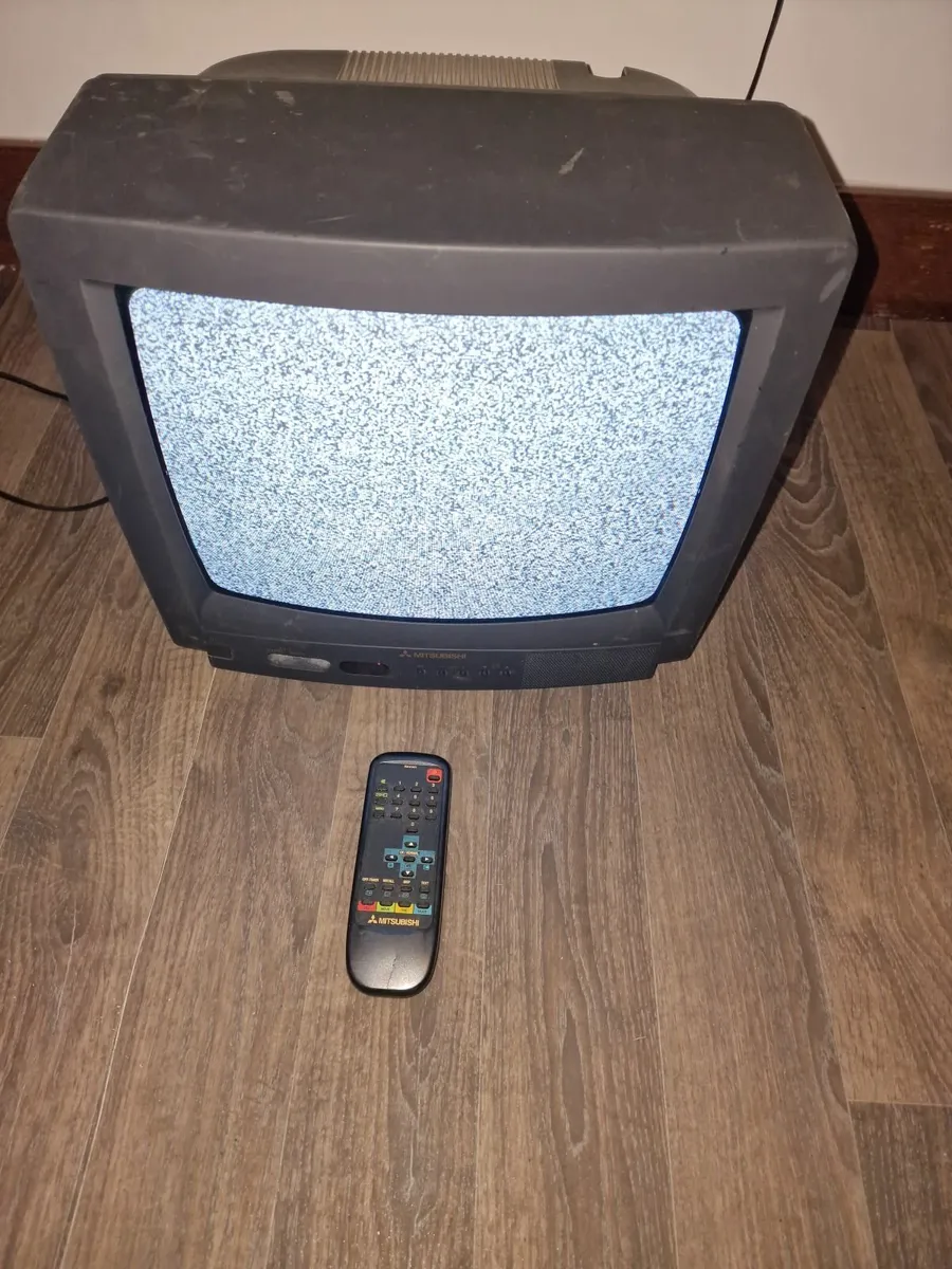 MITSUBISHI small vintage tv - Image 2