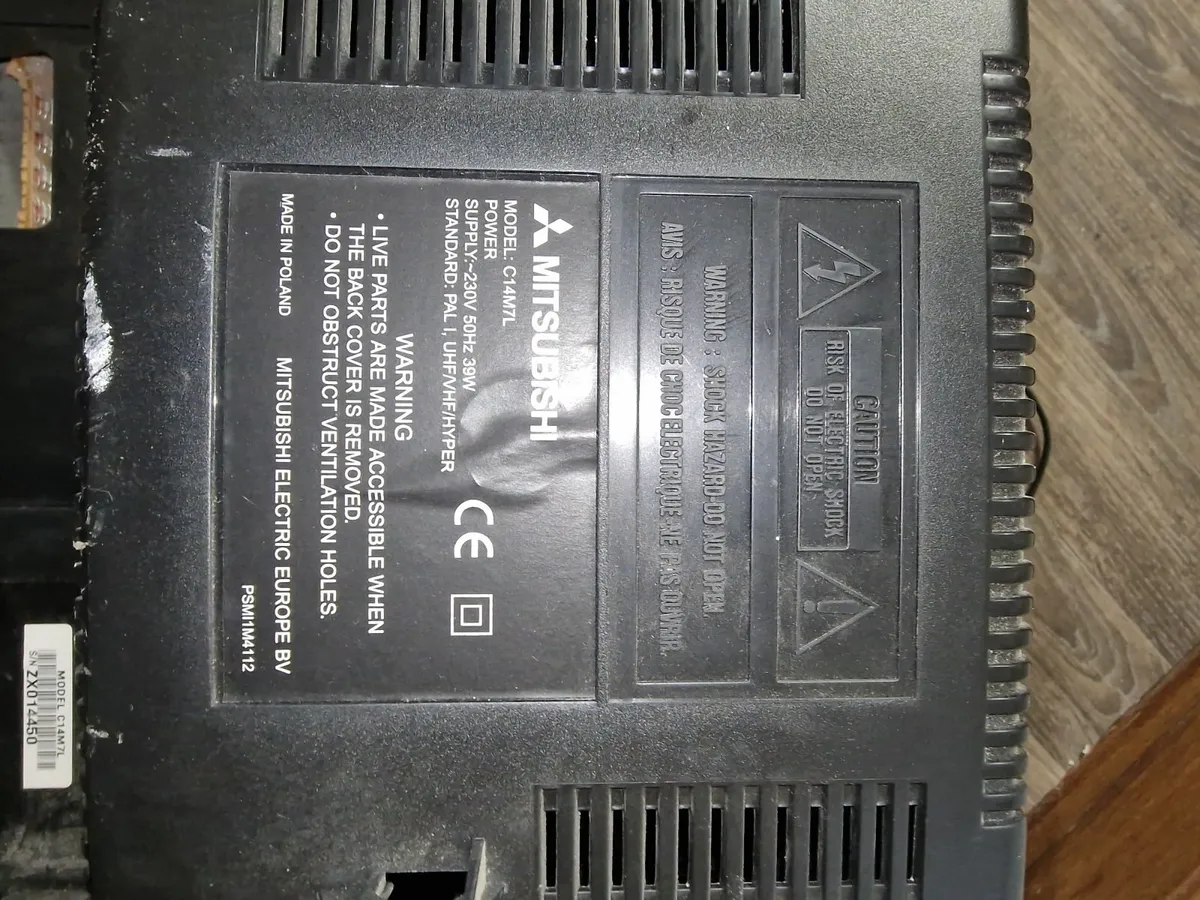 MITSUBISHI small vintage tv - Image 3