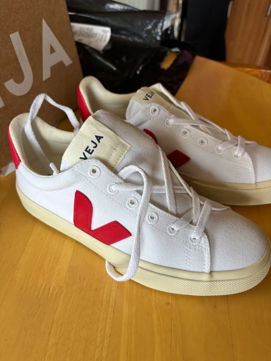 Veja ladies runners - Image 1