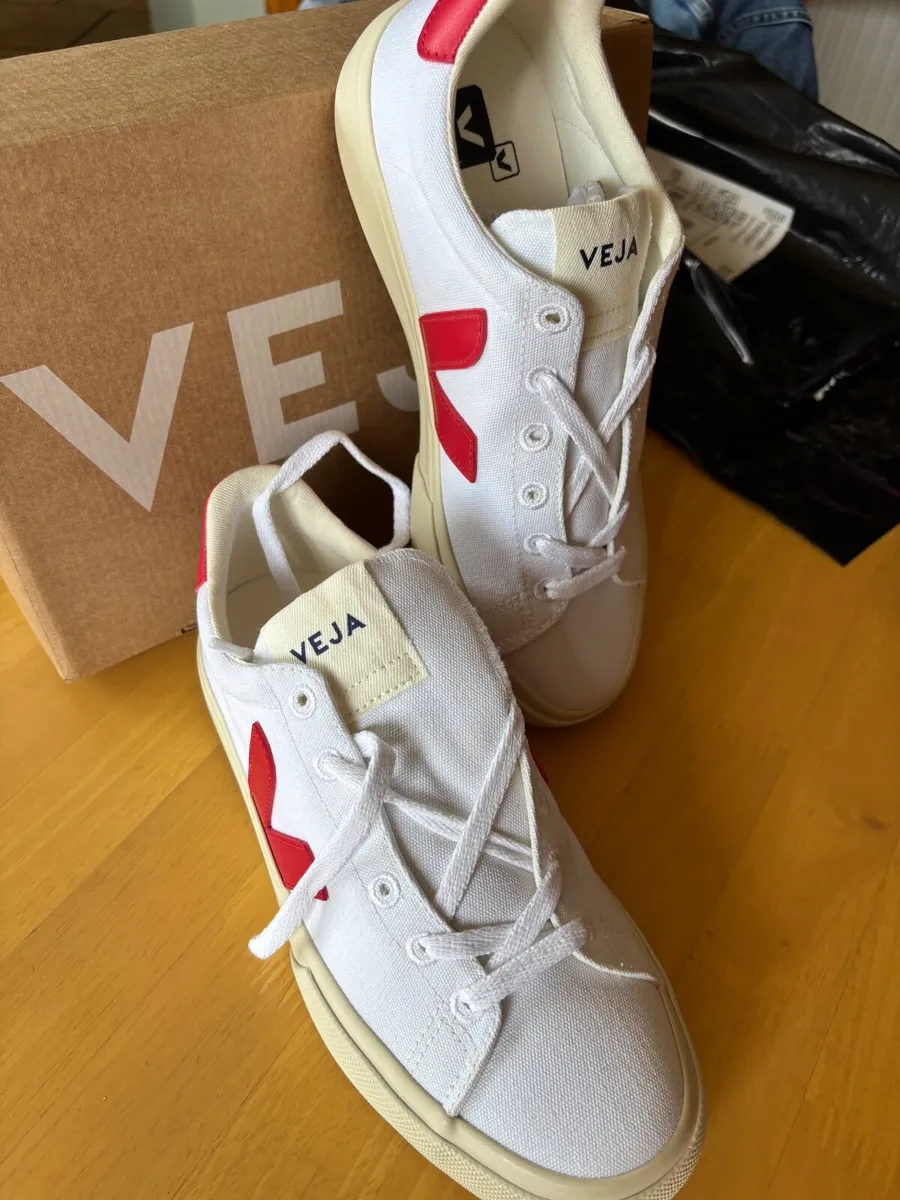 Veja ladies runners - Image 2
