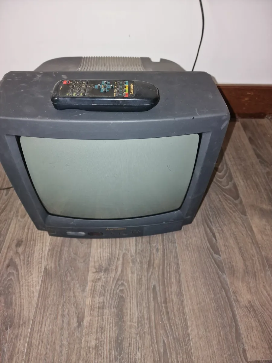 MITSUBISHI small vintage tv - Image 4