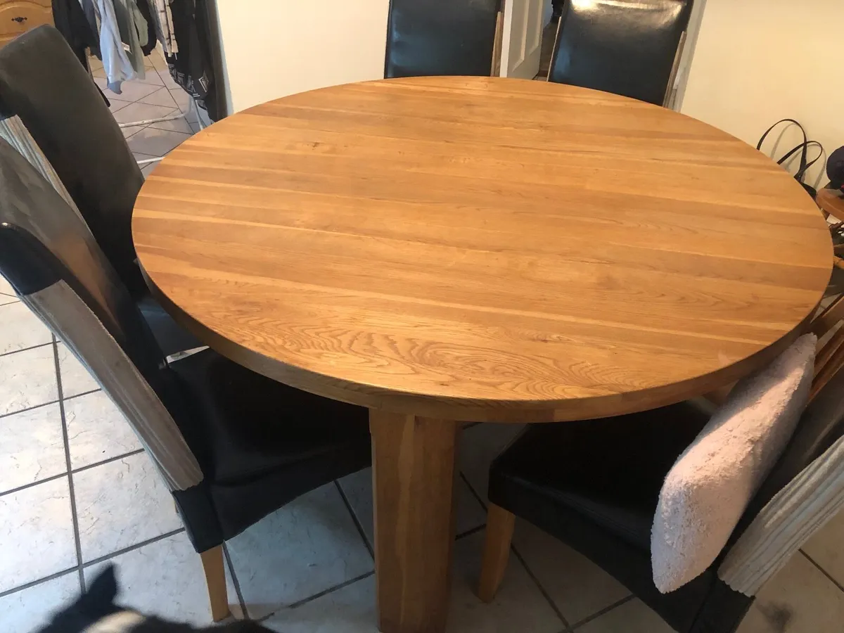 Kitchen table - Image 1