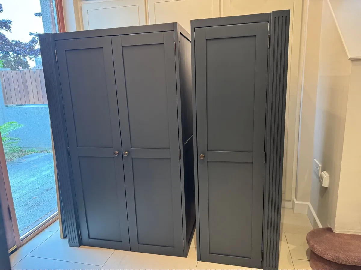 Top quality WARDROBE: nearly NEW, stylish & sturdy - Image 2