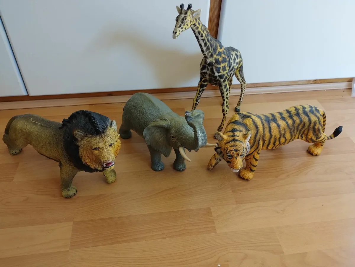 Rubber animals - Image 1