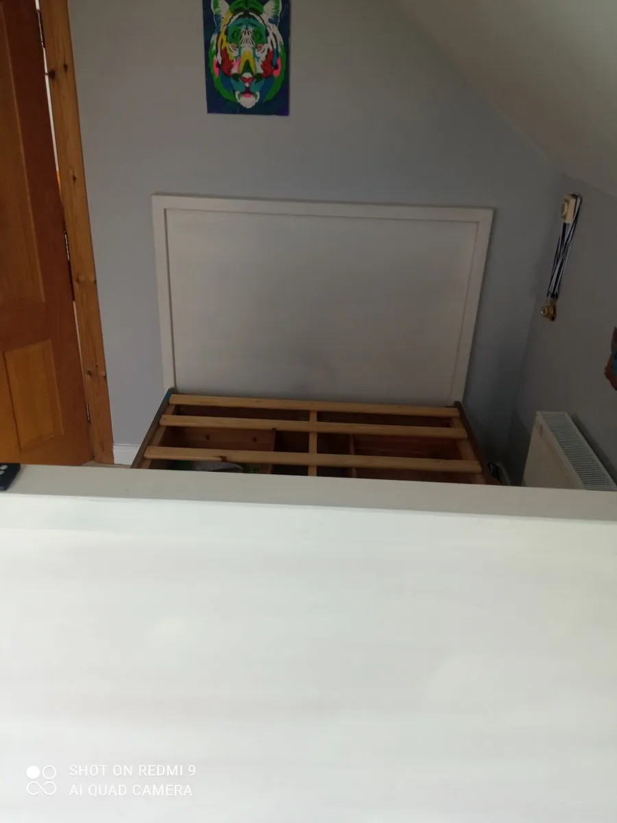 Double bed. - Image 2
