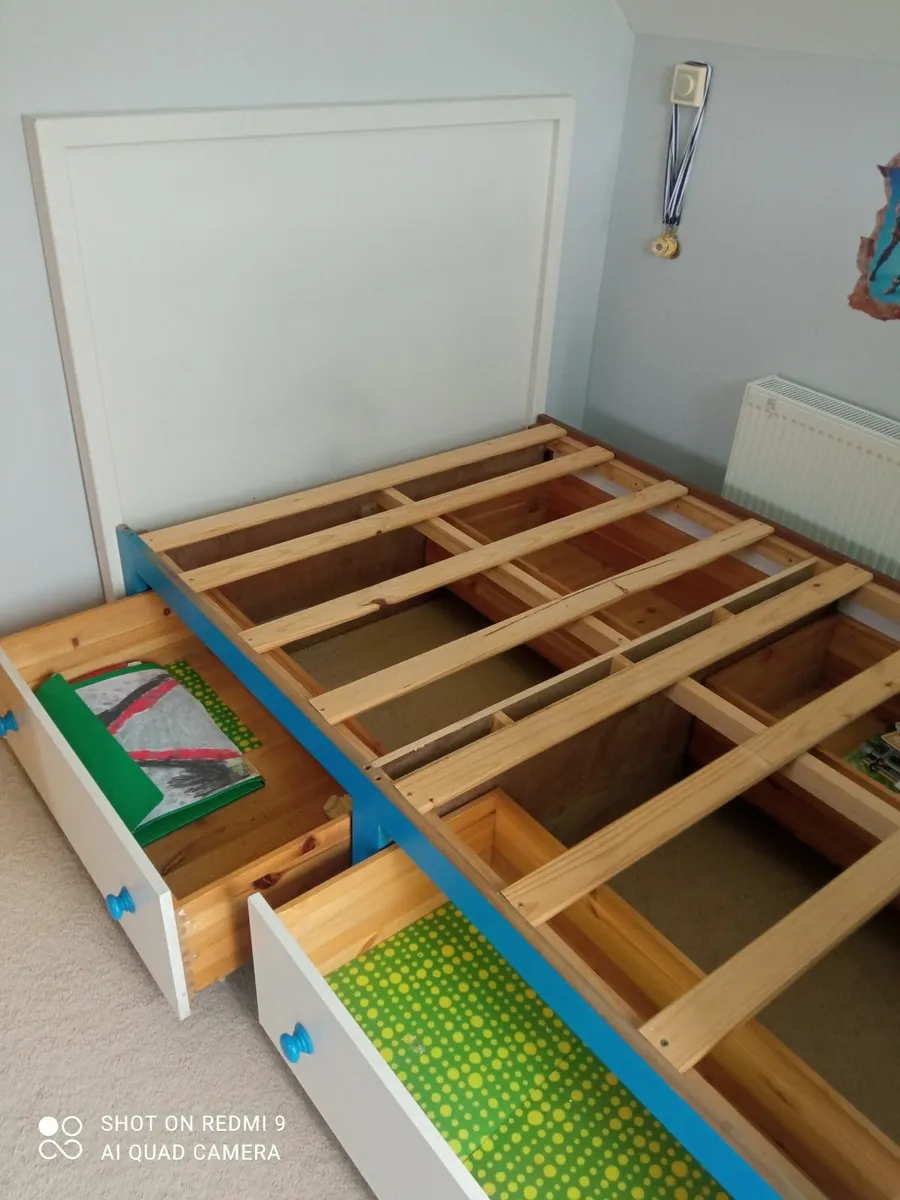 Double bed. - Image 3
