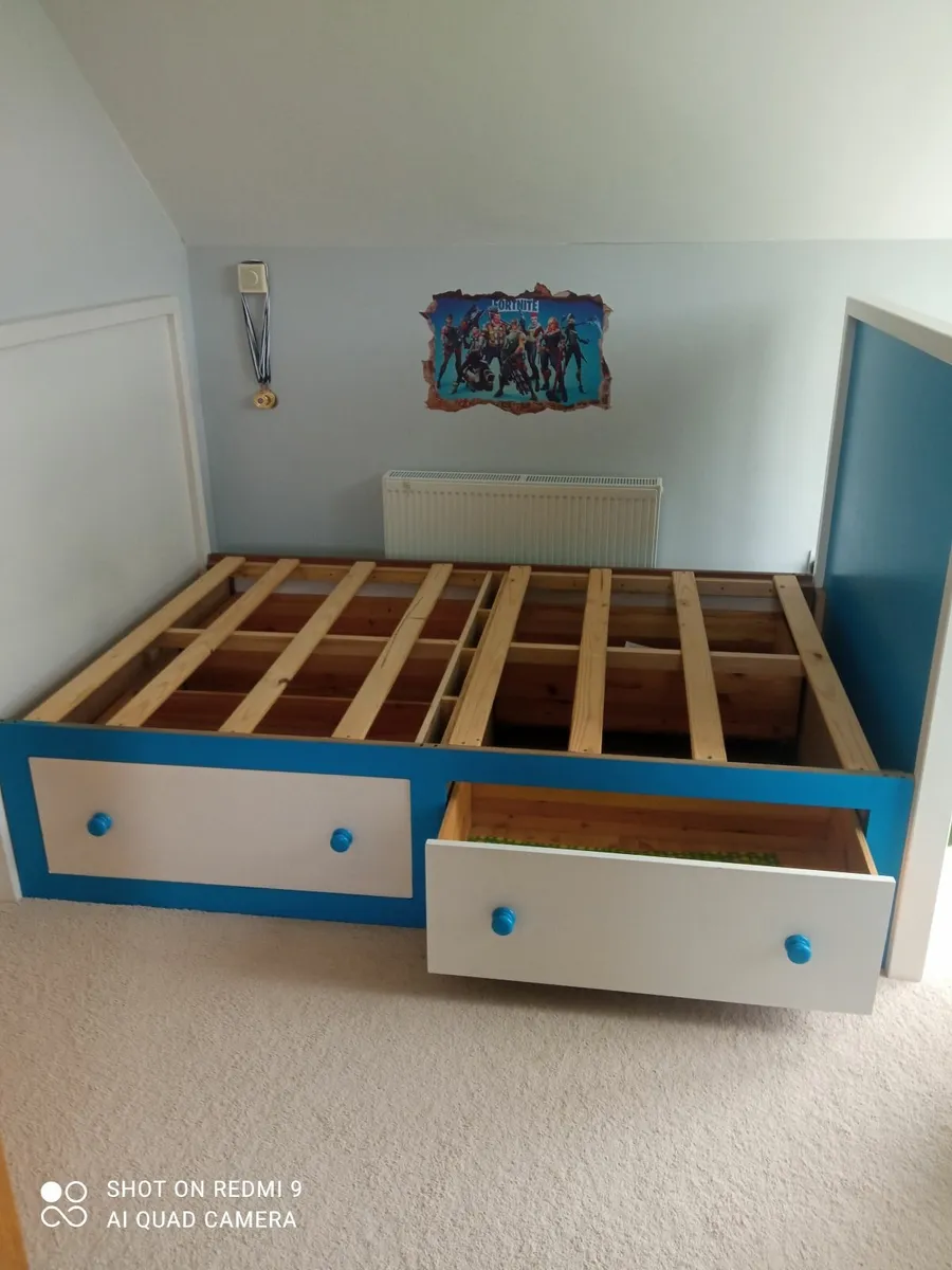 Double bed. - Image 4