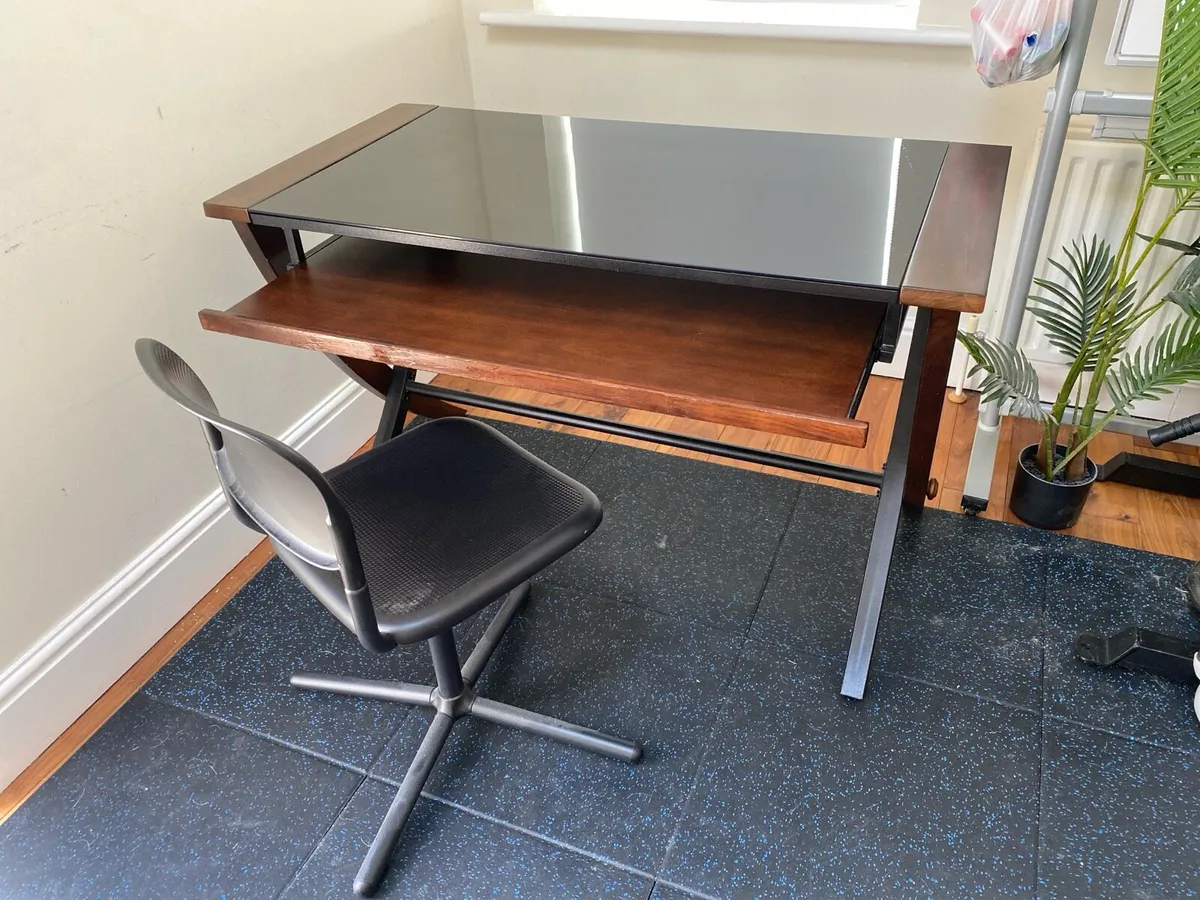 Study desk and chair - Image 1