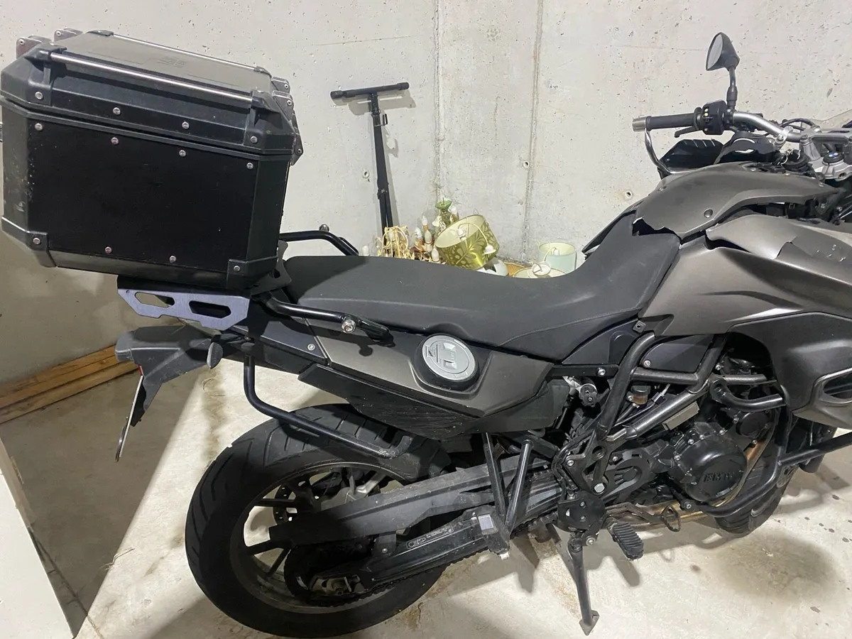 BMW gs f700 motor bike crashed - Image 2