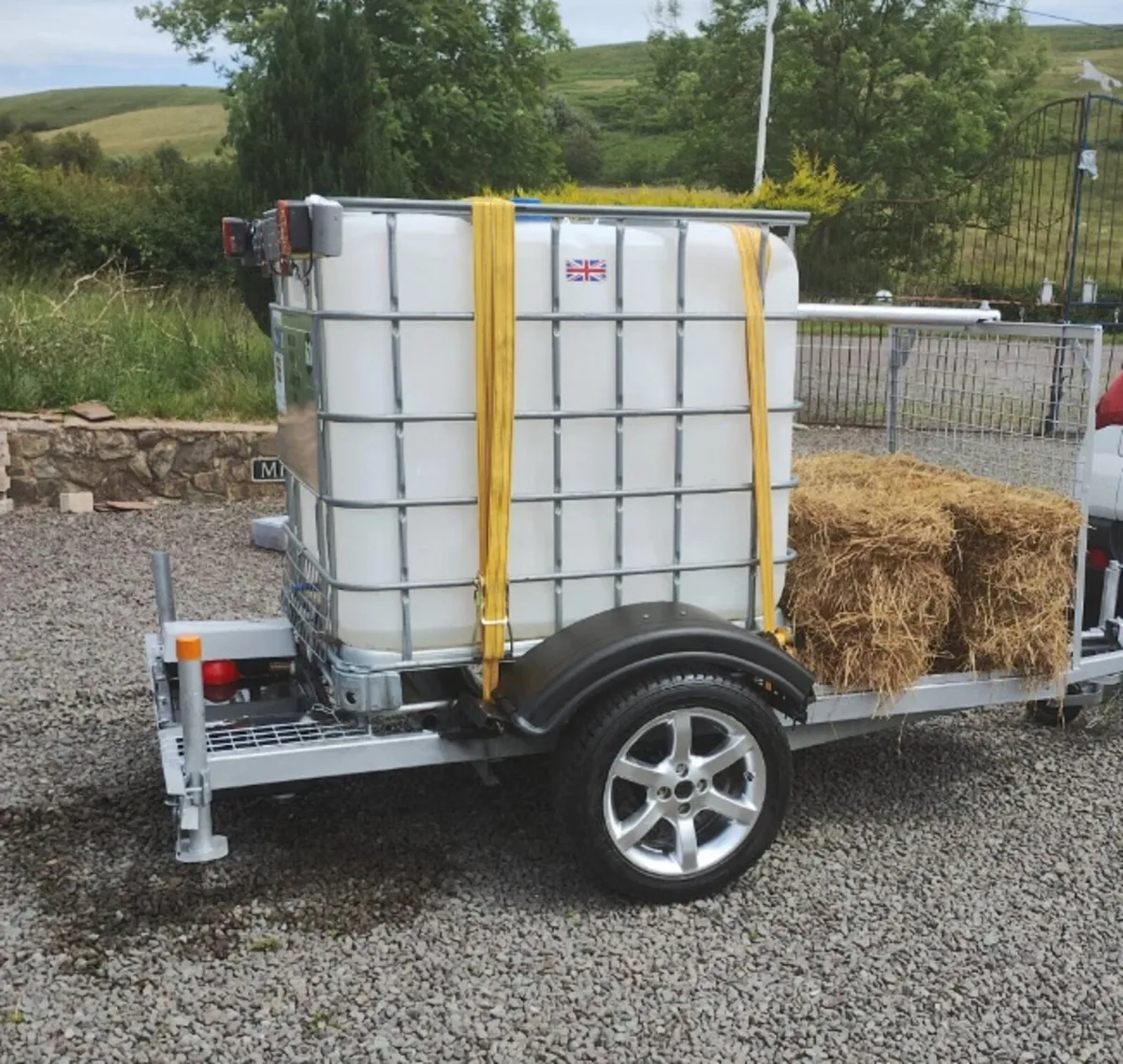 Trailer - Image 1