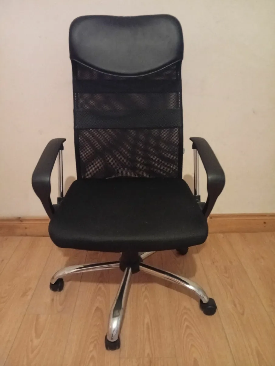 Professional Computer office chair 3months old - Image 1