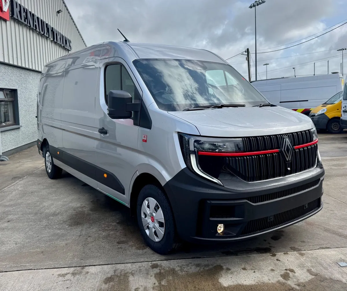 Renault master 170bhp AUTOMATIC - Image 3