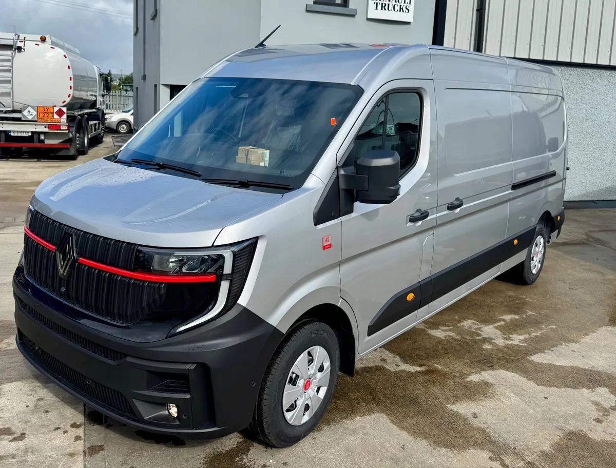 Renault master 170bhp AUTOMATIC - Image 1